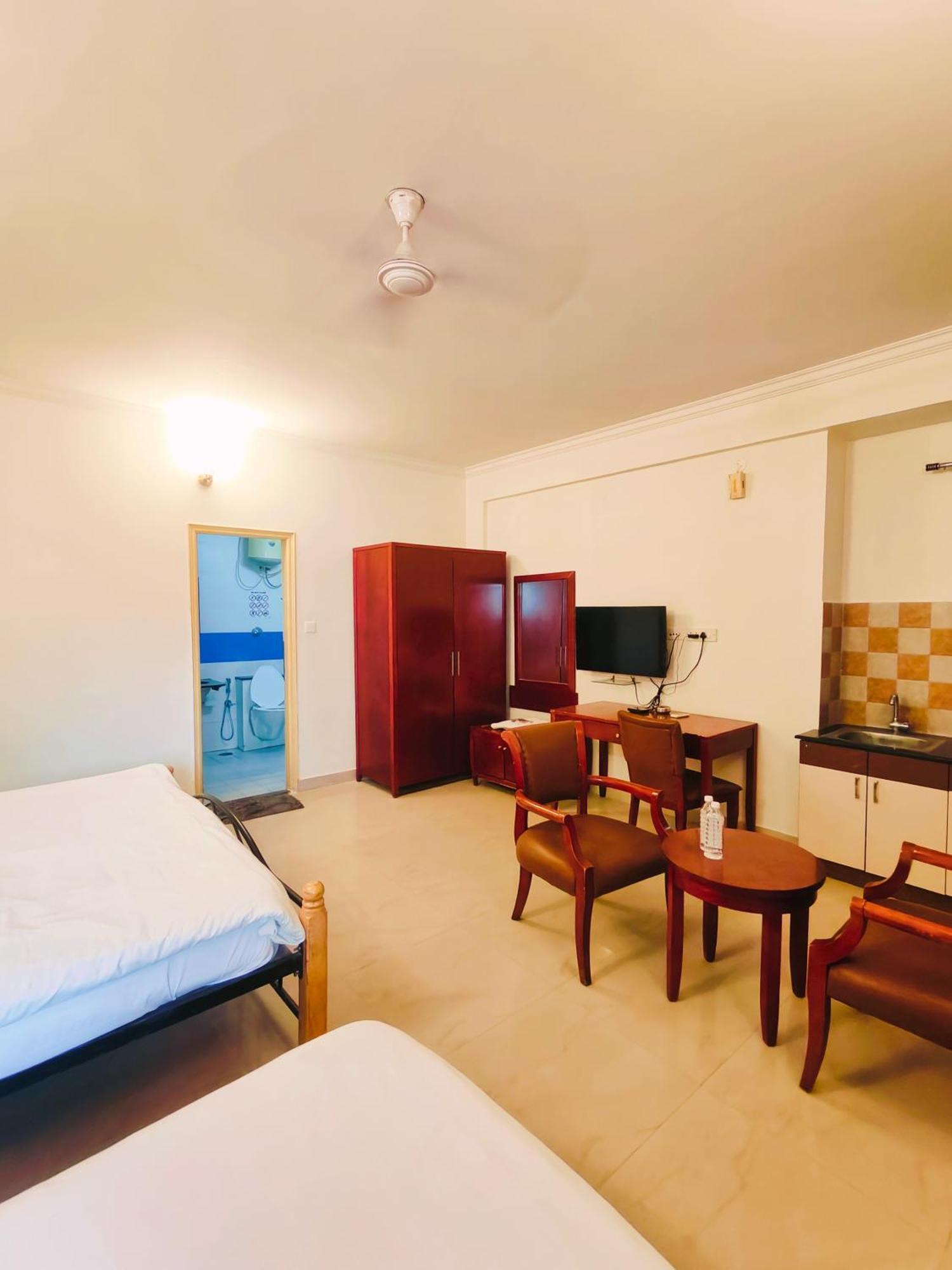 Kings Suites Palace Grounds Bangalore Bagian luar foto