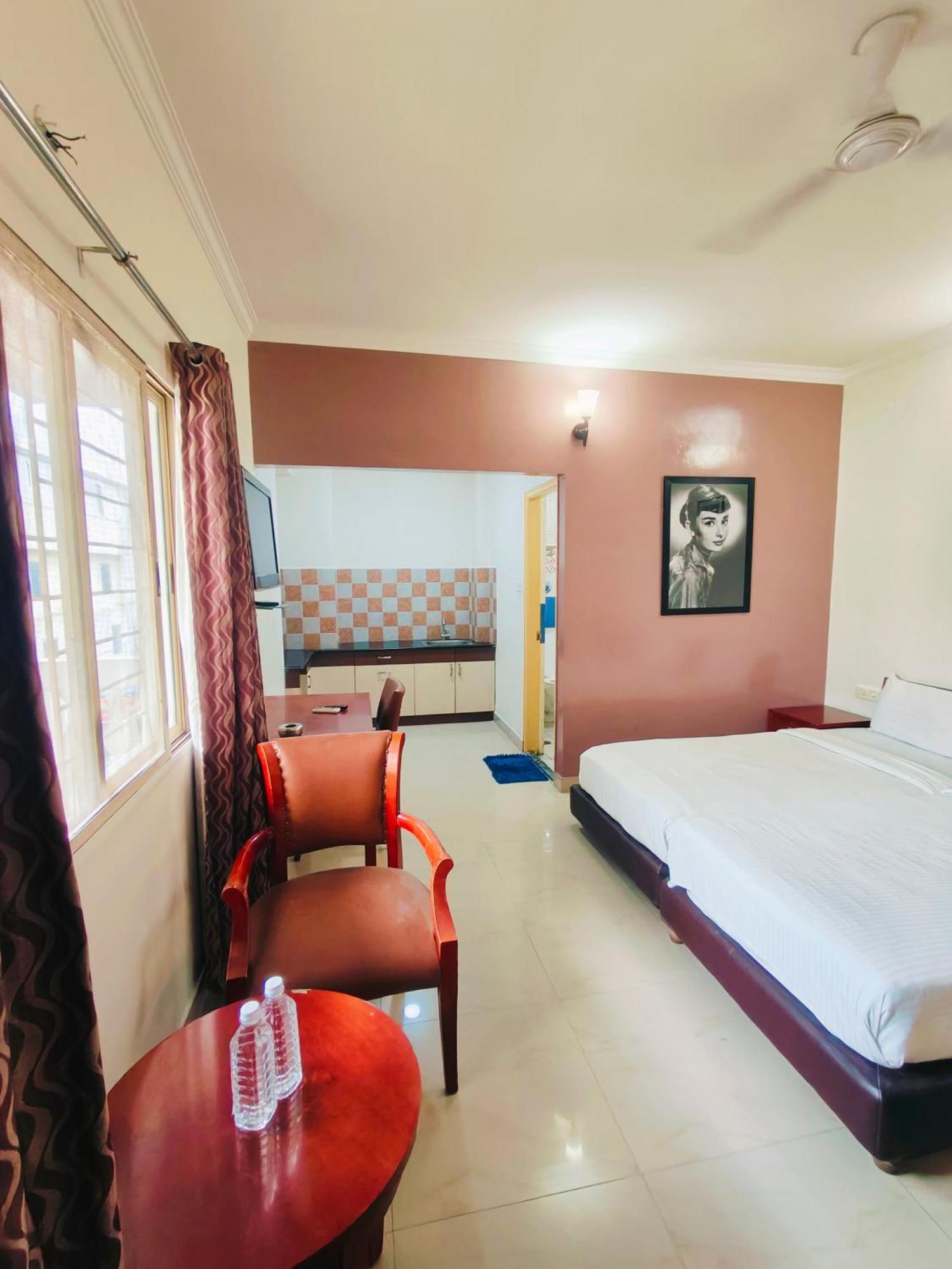Kings Suites Palace Grounds Bangalore Bagian luar foto