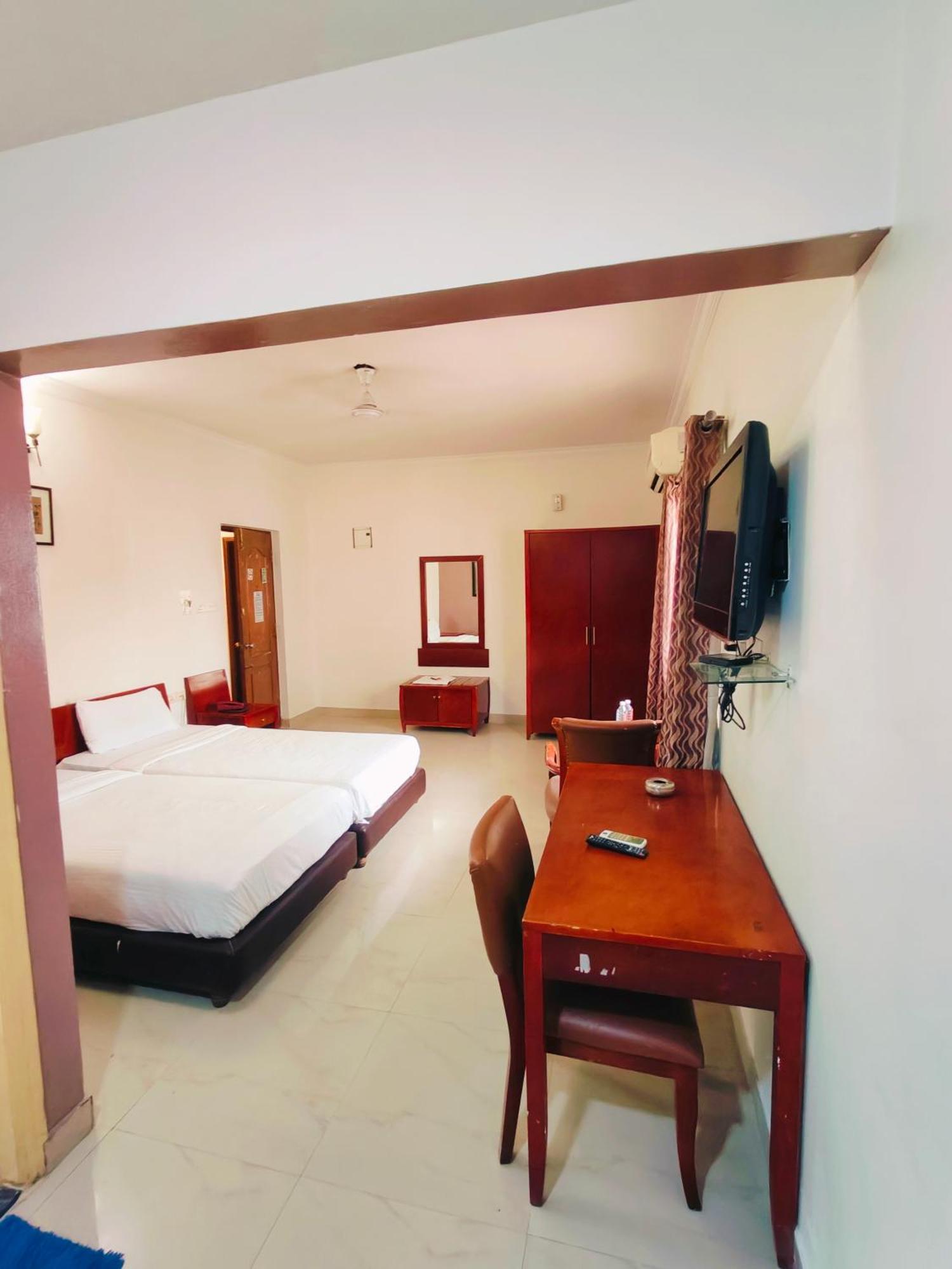 Kings Suites Palace Grounds Bangalore Bagian luar foto