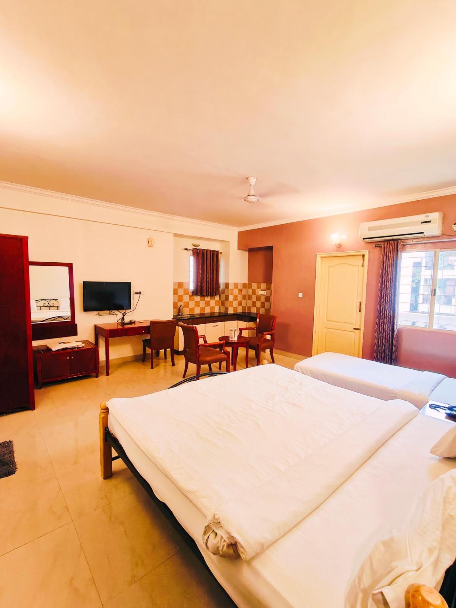 Kings Suites Palace Grounds Bangalore Bagian luar foto