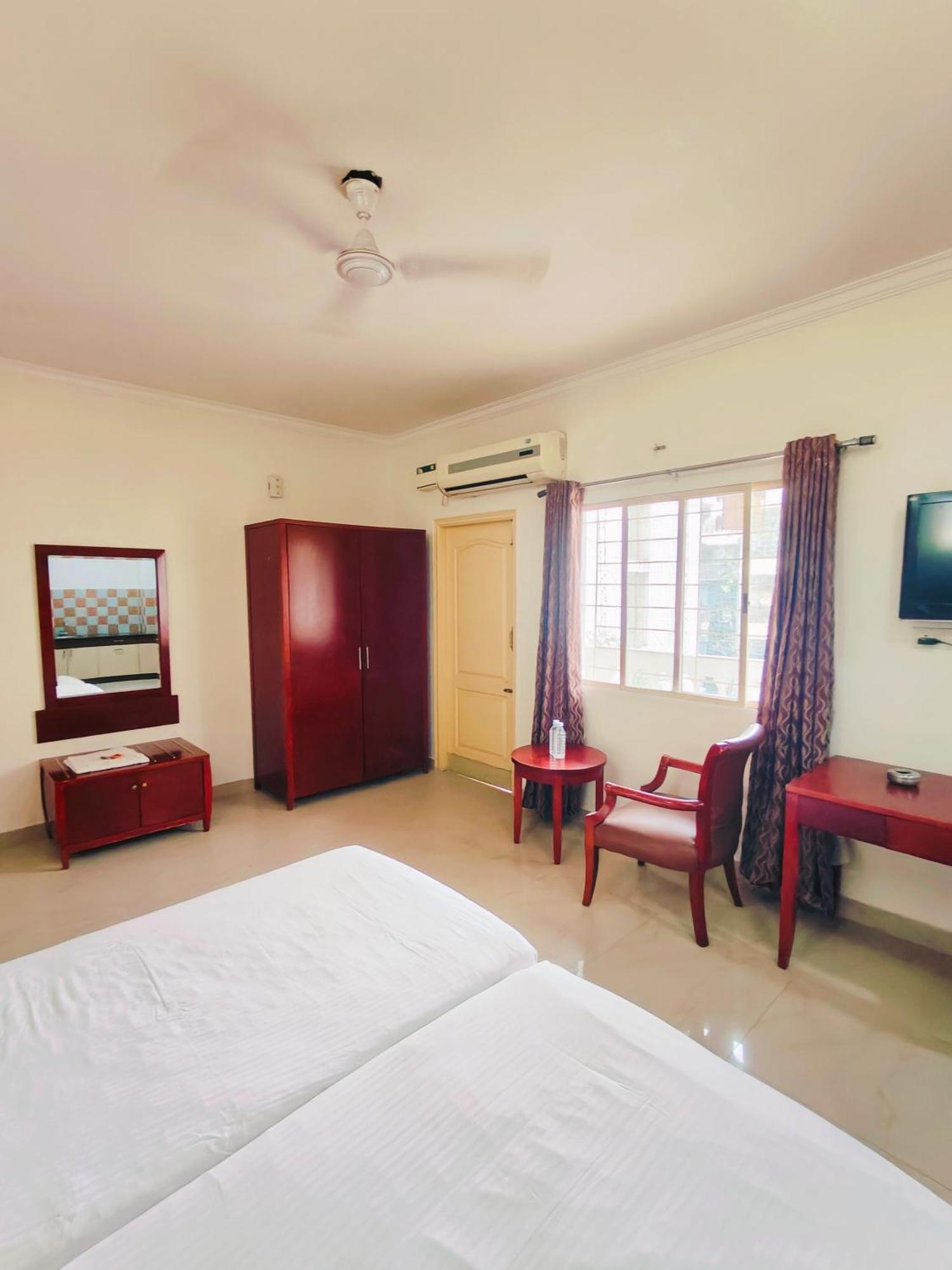 Kings Suites Palace Grounds Bangalore Bagian luar foto