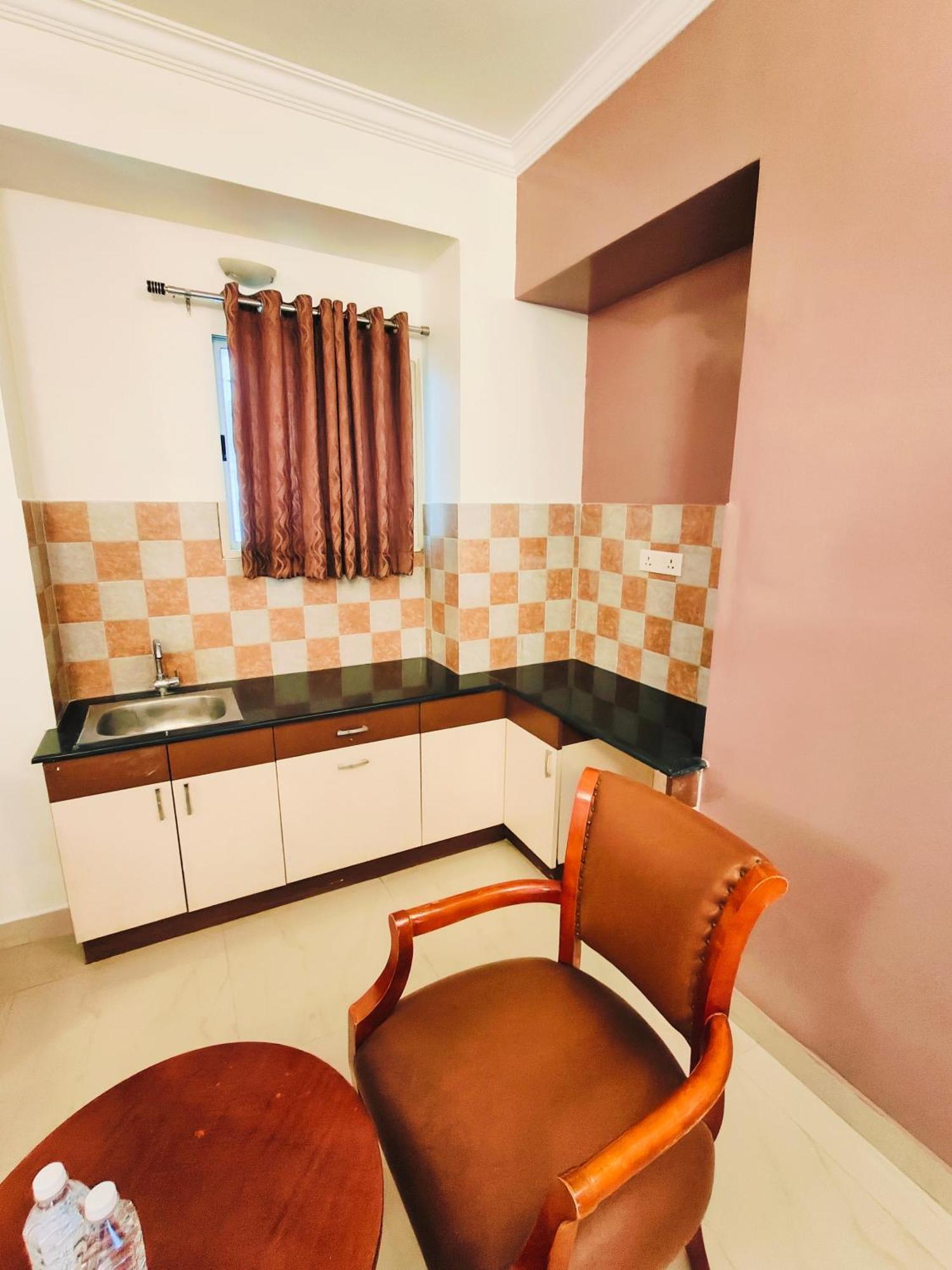 Kings Suites Palace Grounds Bangalore Bagian luar foto